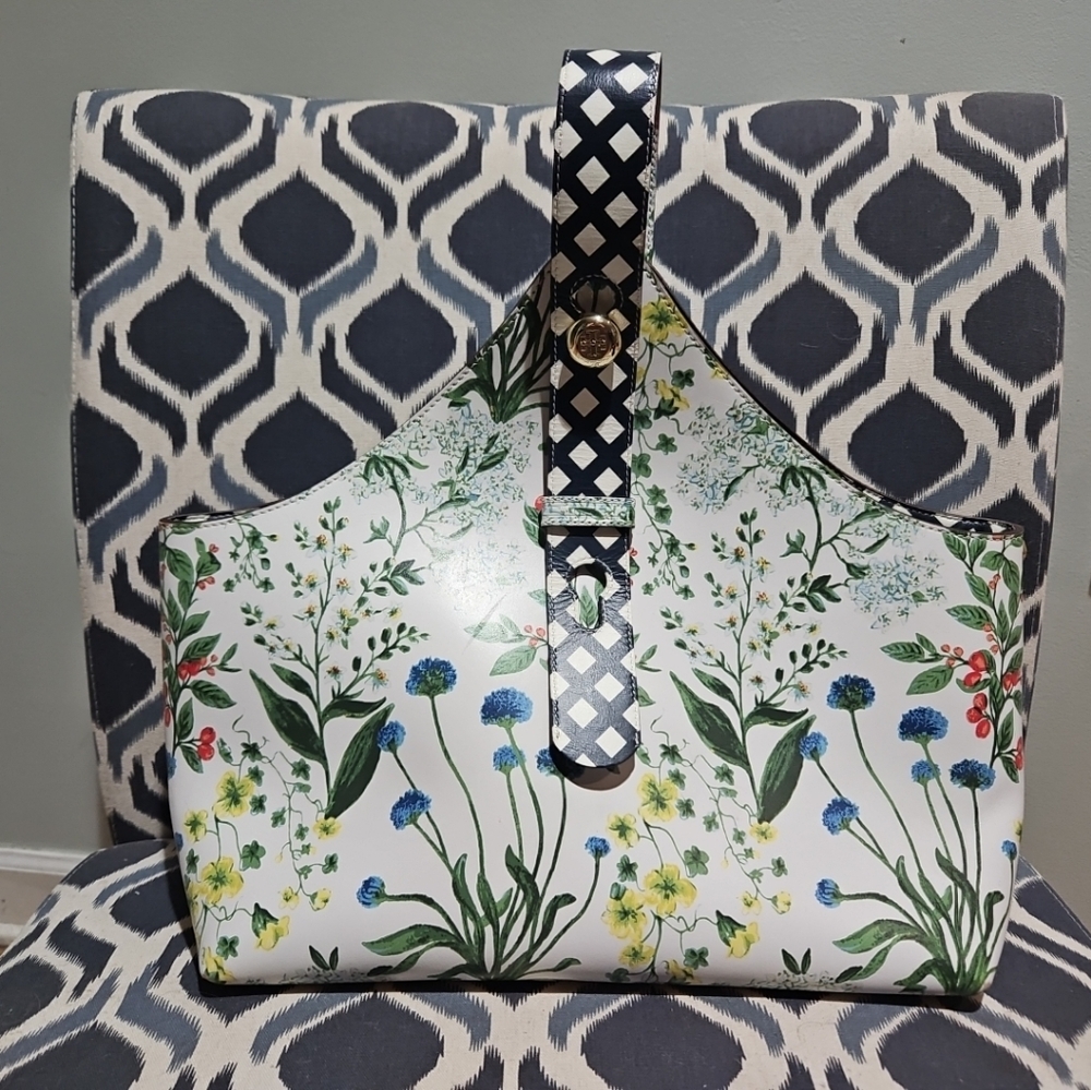 RARE TORY BURCH FLORAL TOTE
